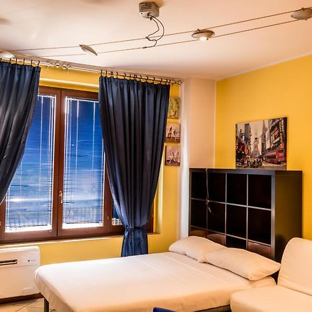 Cozy Suite Rogoredo Apartment Next To The Metro And Train Station Mailand Exterior foto