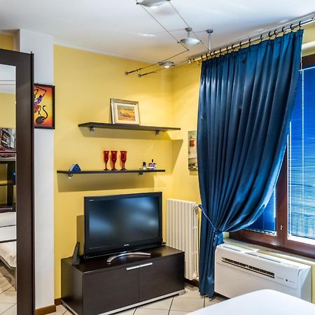 Cozy Suite Rogoredo Apartment Next To The Metro And Train Station Mailand Exterior foto